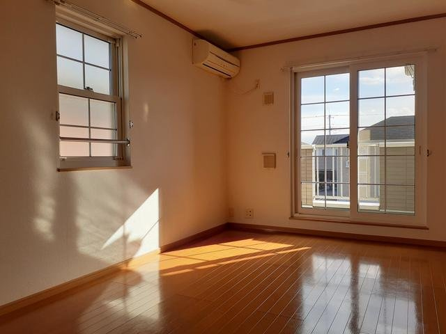 【居間・リビング】 | サン　ガーデン　Ⅱ