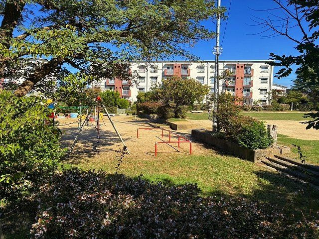 【No.7705】浜坂3丁目/4LDK/細部までかわいい中古住宅の周辺|徒歩1分のところに浜坂公園がございます