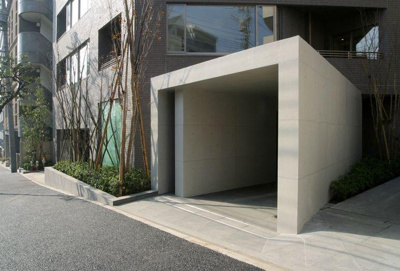 【エントランス】 | チェスターコート春日安藤坂