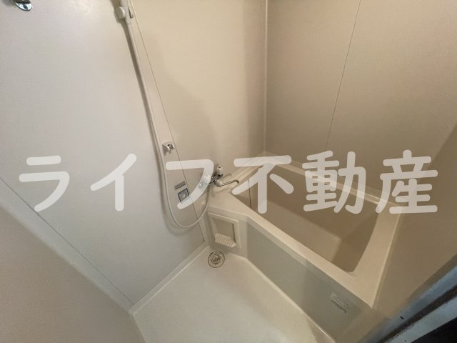 アイケイハイツ高井田B棟の浴室|きれいなお風呂です