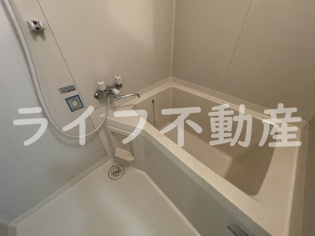 アイケイハイツ高井田B棟の浴室|日々の疲れを癒すお風呂付です
