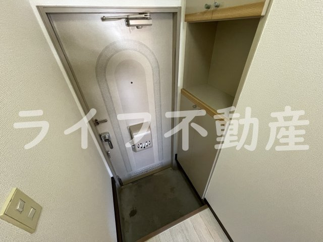 アイケイハイツ高井田B棟の玄関|玄関です