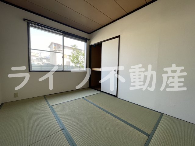 アイケイハイツ高井田B棟の和室|きれいな和室です