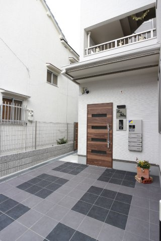 エクリュ　フェリーチェのエントランス