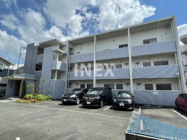 川崎市中原区宮内２丁目の賃貸マンションの外観