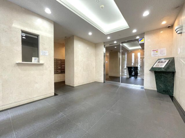 スカイコート後楽園壱番館のエントランス