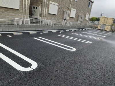 【駐車場】 | アメイジング | 駐車場に車を止められます