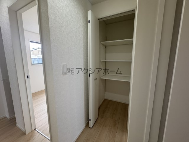 入間市大字下藤沢・全13棟　新築一戸建　9号棟の収納|2階廊下収納