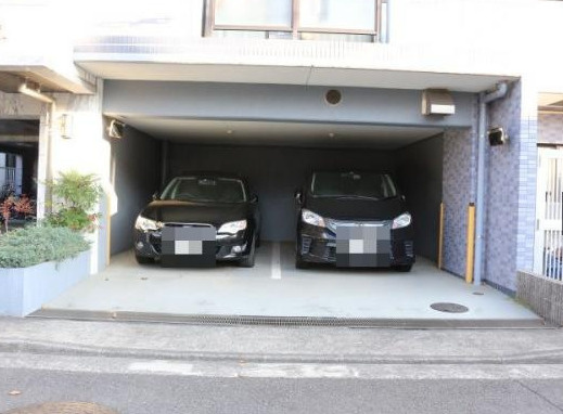 セザール府中中河原の駐車場