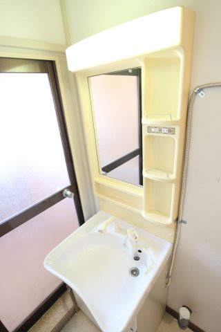 狩口台住宅28号棟の洗面所