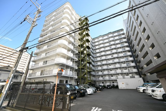 新大阪第1グリーンマンションの外観|2026年8月リフォーム済物件です。