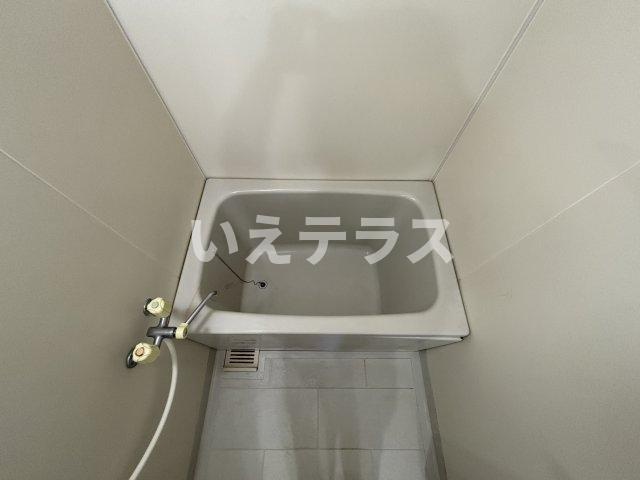 エバーグリーンⅡ番館の浴室|ゆったり過ごせるお風呂です
