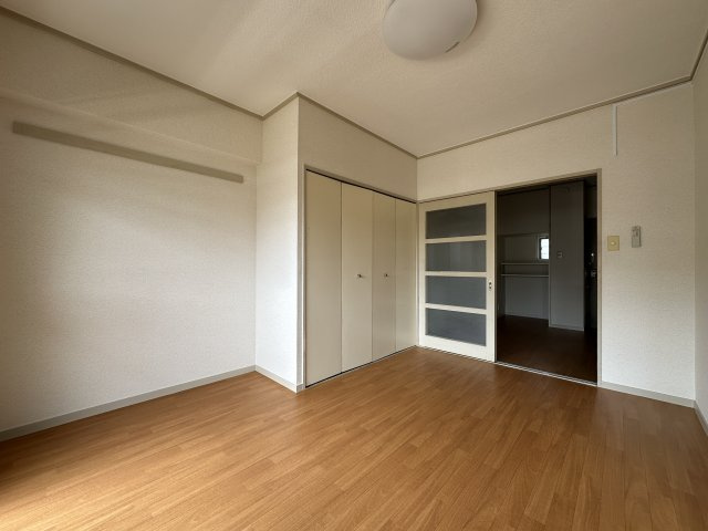 川崎市麻生区百合丘１丁目の賃貸マンションの居間・リビング