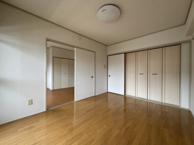 川崎市麻生区百合丘１丁目の賃貸マンションの居間・リビング