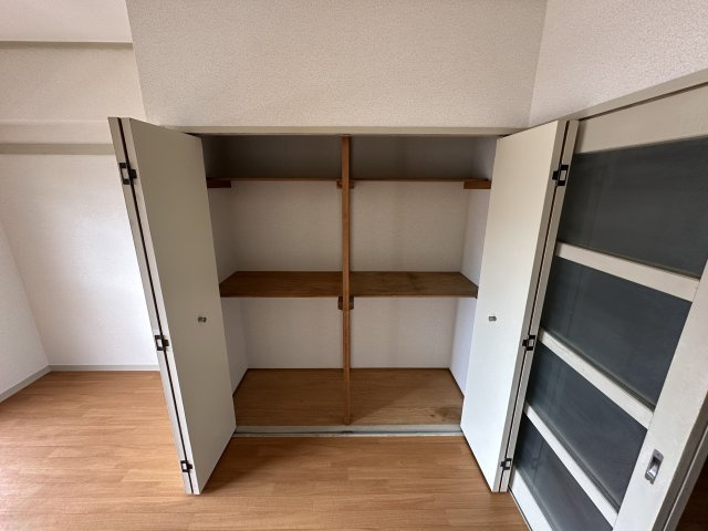 川崎市麻生区百合丘１丁目の賃貸マンションの収納
