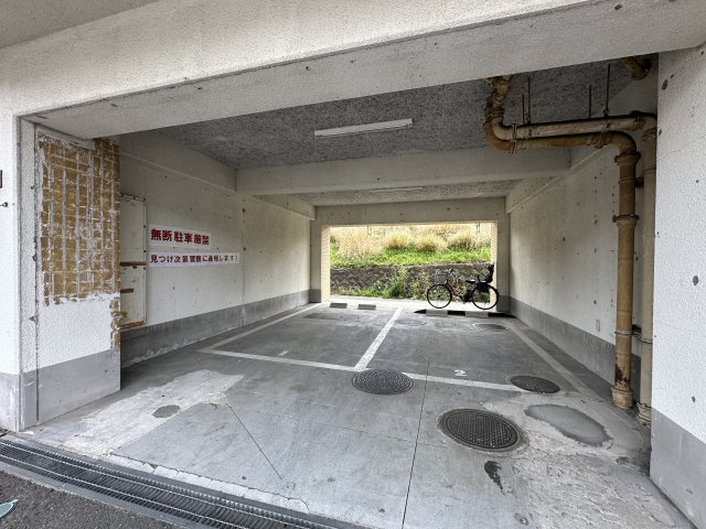 川崎市麻生区百合丘１丁目の賃貸マンションの駐車場