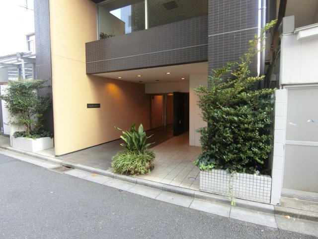 ホームズ武蔵小杉のエントランス