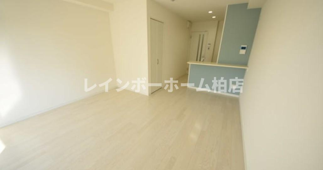 特典：仲介手数料が無料です!!の居間・リビング|居間です