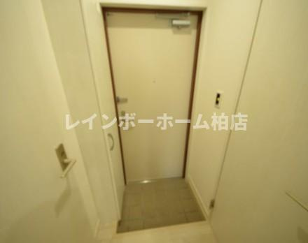 特典：仲介手数料が無料です!!の玄関|ゆったりとした玄関です