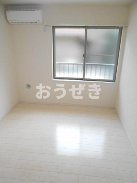 コムフィ杉田の居間・リビング