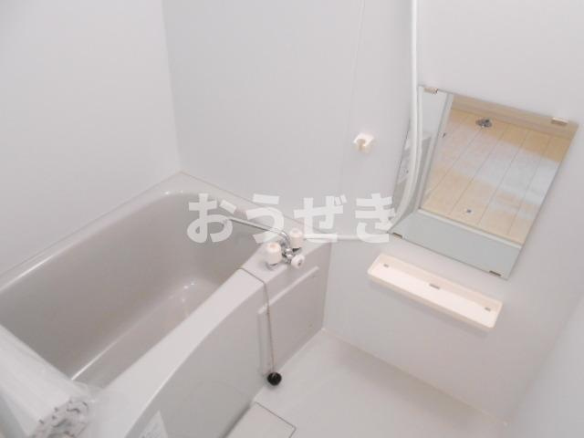 コムフィ杉田の浴室
