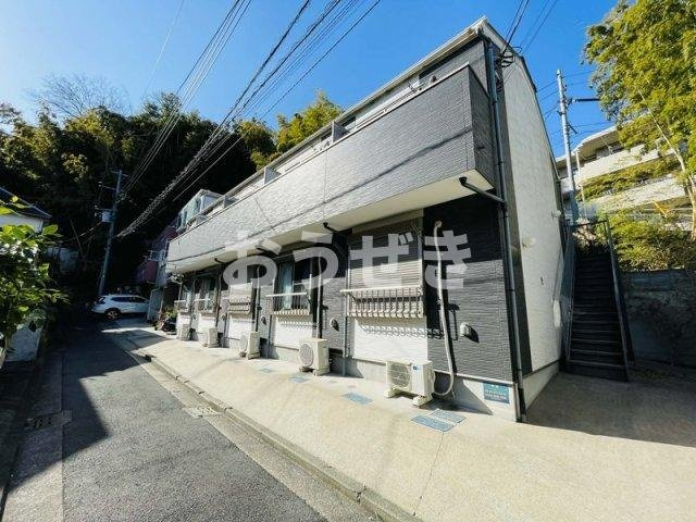 コムフィ杉田のエントランス