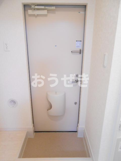 コムフィ杉田の玄関