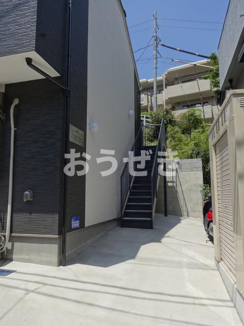 コムフィ杉田のエントランス