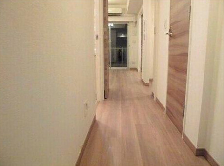 プレミスト調布駅前ブリリアントプレイスの玄関