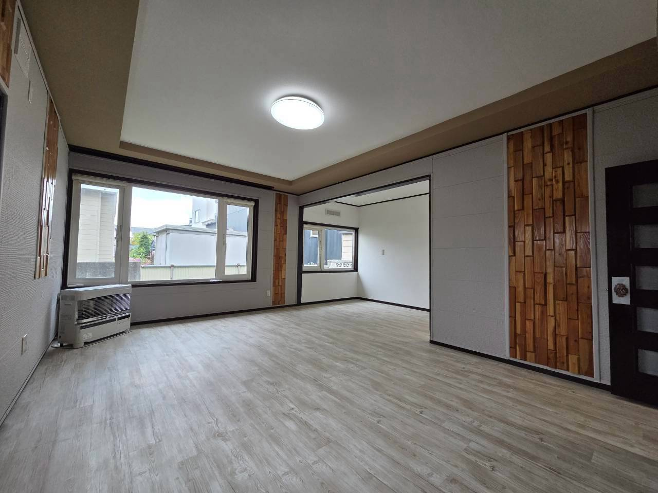 昭和北1丁目　リフォーム済み　4LDK　中古住宅の居間・リビング