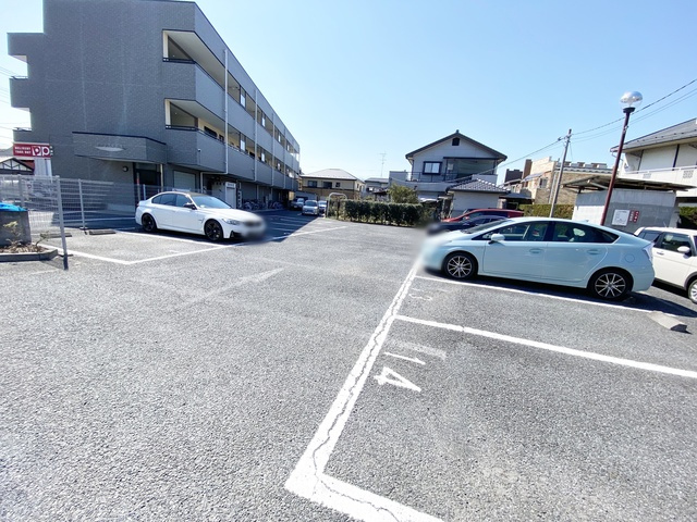 オークス皇山道の駐車場|敷地内駐車場！
