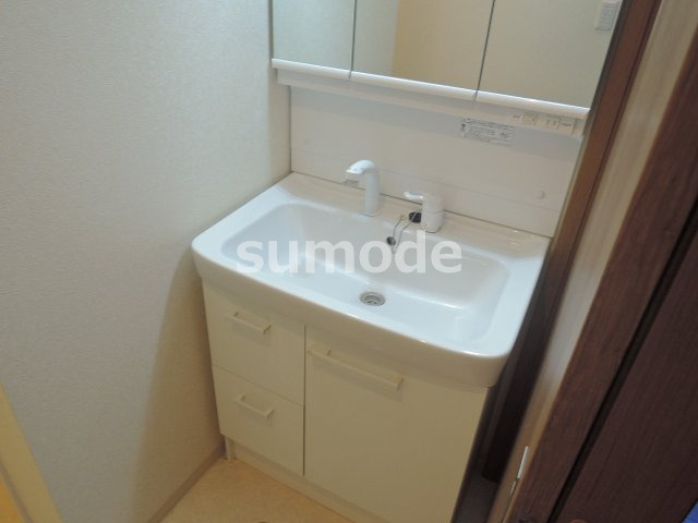 メゾンファミリア芥川の洗面所