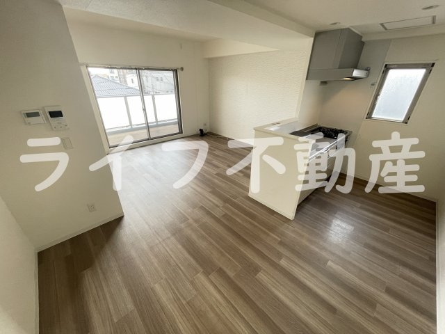 クレシア布施の内装|明るい室内です
