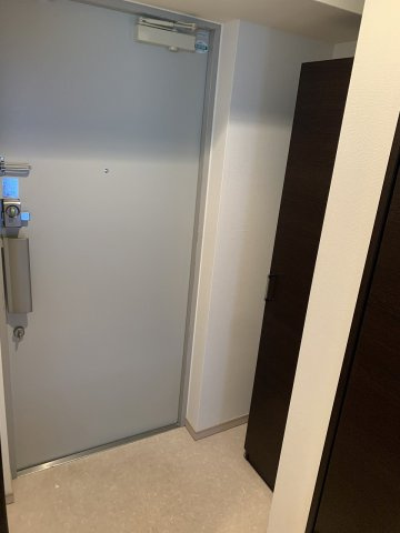 クランエシオの玄関