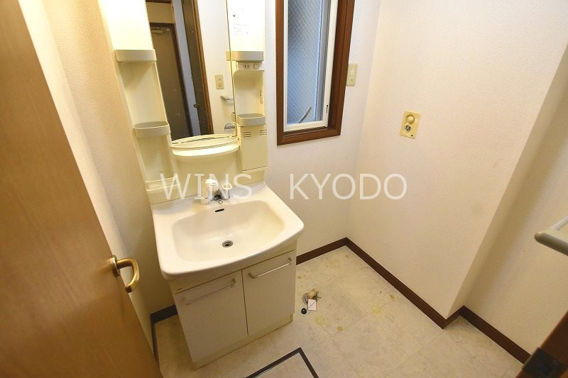 世田谷区経堂２丁目のアパートの洗面所