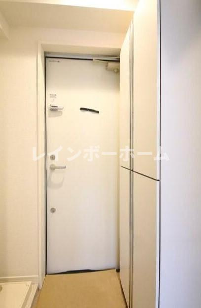 アクティ氷川台の玄関