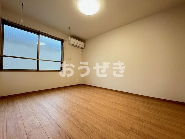 カーサ柴又の居間・リビング|※同タイプ　別部屋参考写真