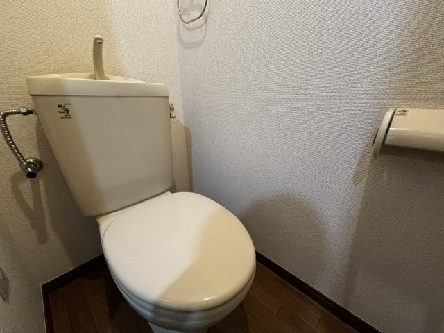 世田谷区経堂１丁目のアパートのトイレ