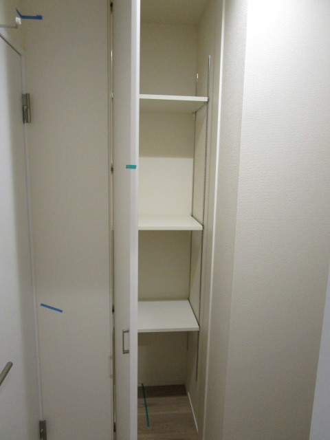 ハッピーハイツの収納|★トイレ前の収納★