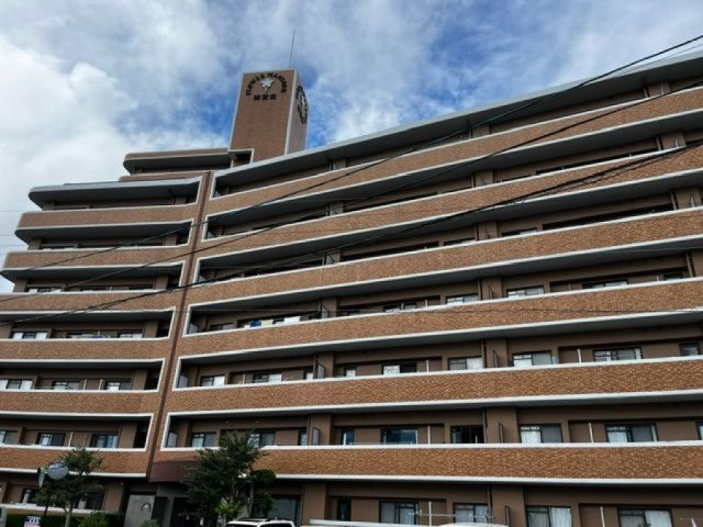 フラワーマンション神宮北の外観