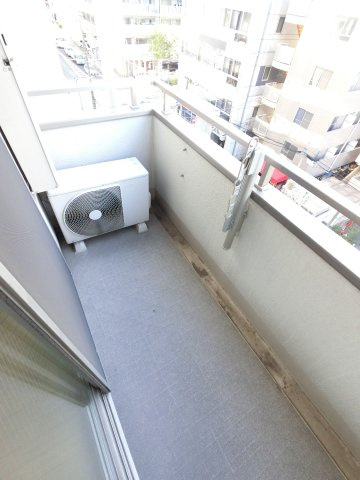 レオ参拾七番館のバルコニー