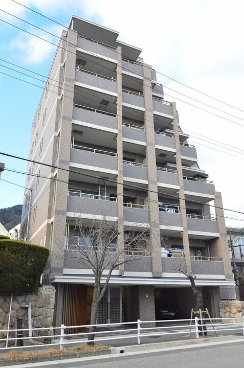 ワコーレ六甲篠原北町の外観