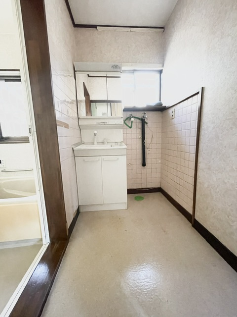 【中古】蓮田市駒崎中古住宅の独立洗面台
