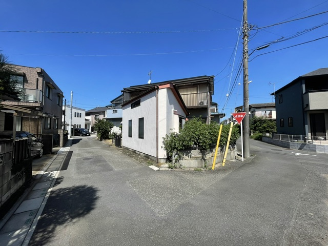 【中古】蓮田市駒崎中古住宅の前面道路含む現地写真