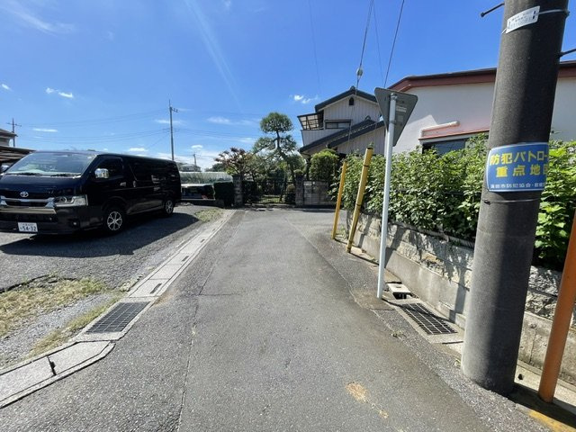 【中古】蓮田市駒崎中古住宅の前面道路含む現地写真