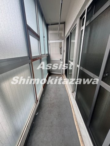 第一愛和ビルのバルコニー