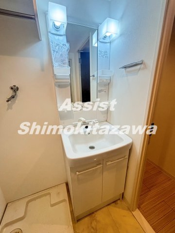 第一愛和ビルの独立洗面台