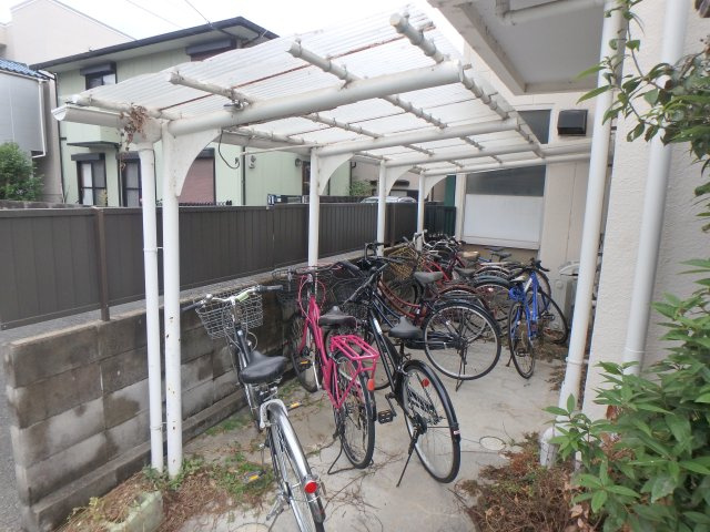 【その他共用部分】 | リバーヒルハイツ | 自転車置場