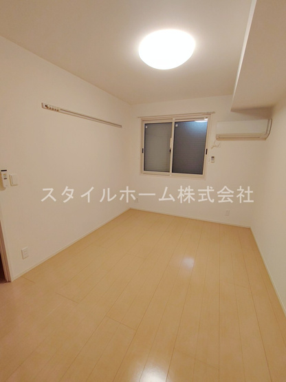 【居間・リビング】 | アゼリアＡ棟 | イメージ写真です。