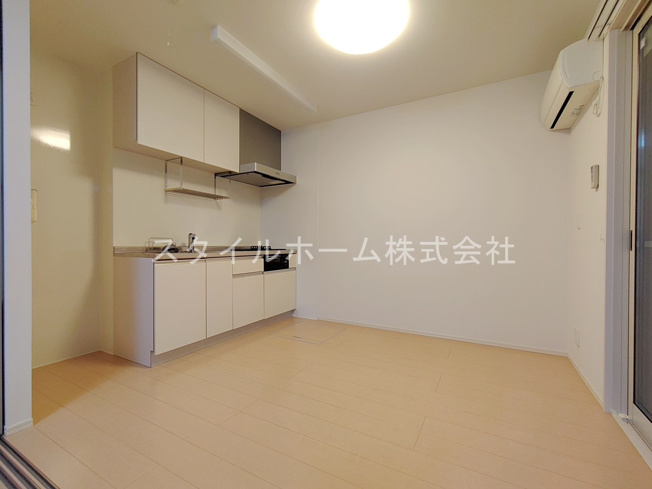 【居間・リビング】 | アゼリアＡ棟 | イメージ写真です。